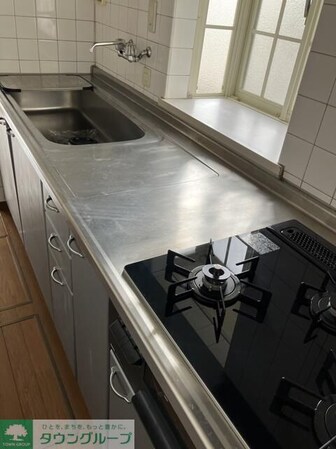 陽光の射す賃貸戸建ての物件内観写真